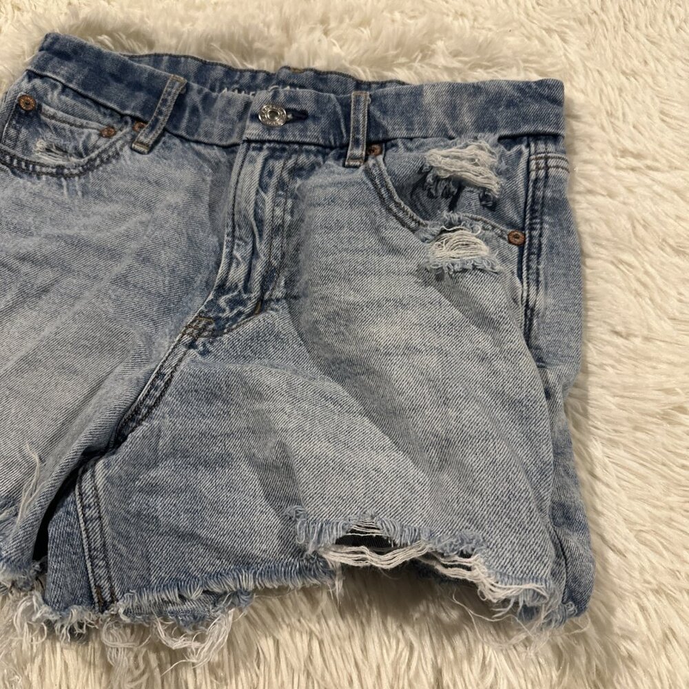 American Eagle Strigid distressed shorts curvey relaxed 4 light wash - Picture 3 of 11